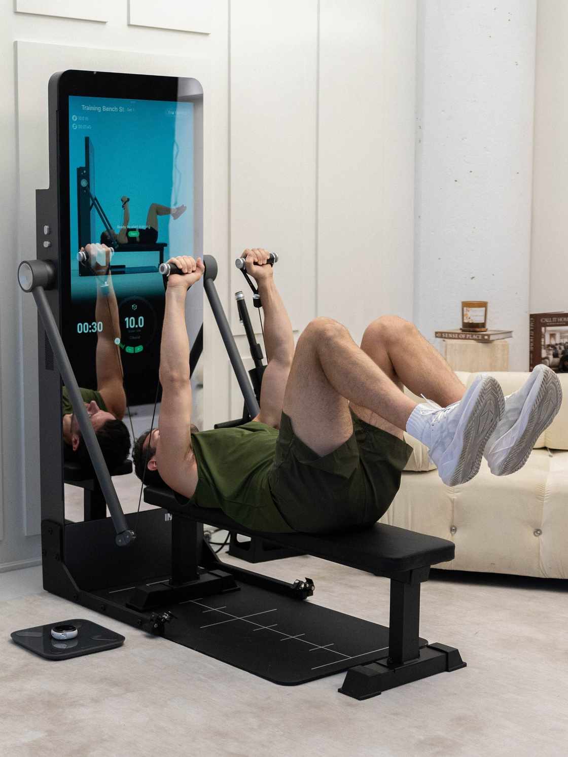 Chest press on IMBODY mirror gym